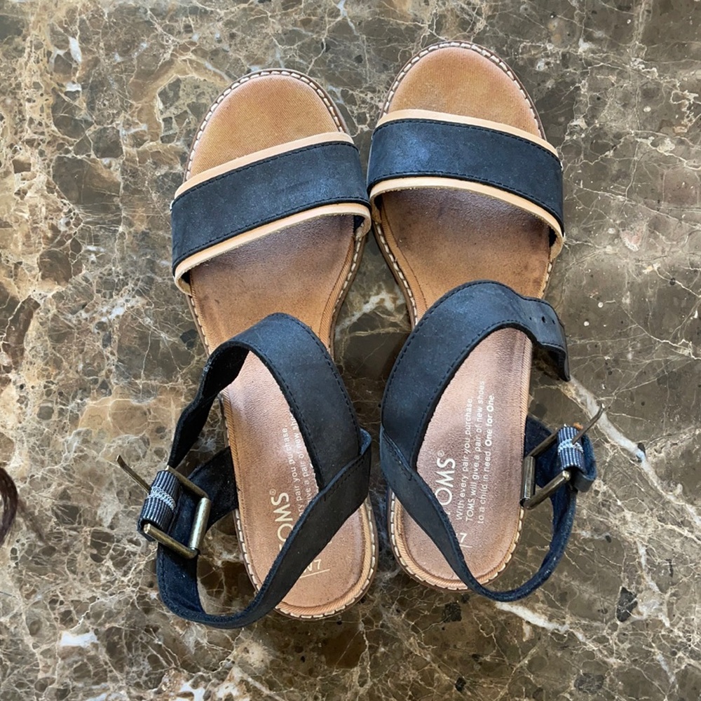 Toms sandals